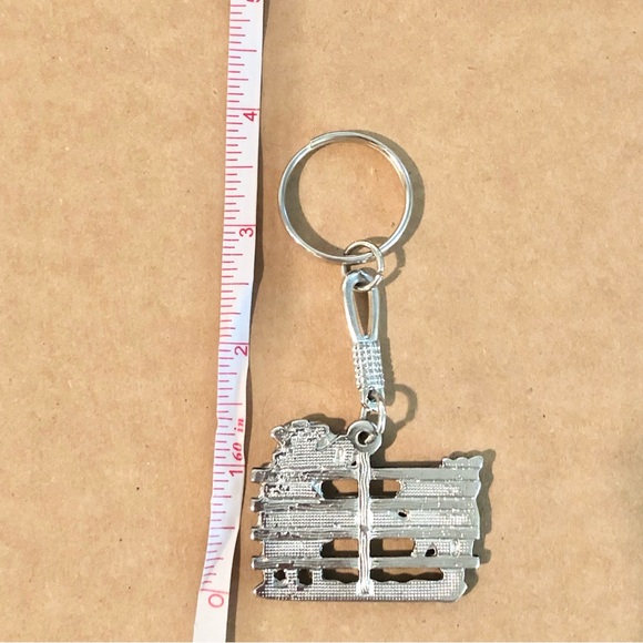 Cowboy Roping Horse Metal Keychain - Picture 3 of 3